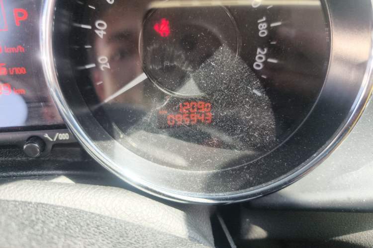 Used Peugeot 3008 2015 2.0L Automatic Trend Edition
