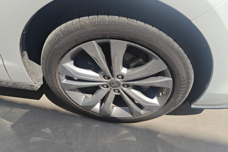 Used Toyota SIENNA 2024 2.5L Hybrid Prestige Deluxe Edition Right Front Wheel Hub