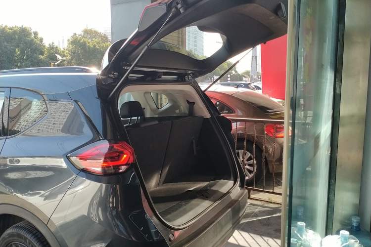 Used Chevrolet Orlando 2020 Light Hybrid Redline 530T Automatic Enjoyment Edition (5+2 Models)