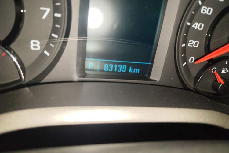 Used Chevrolet Malibu 2016 2.0L Automatic Luxury Edition Odometer Close Up