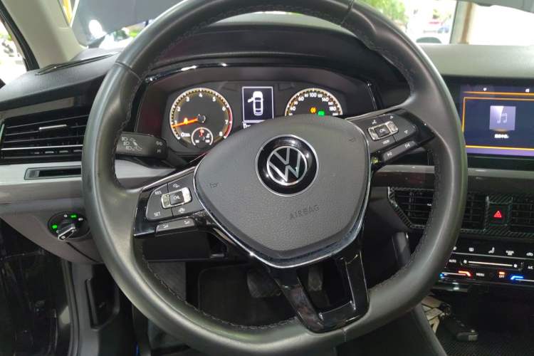 Used Volkswagen Bora 2021 280TSI DSG Elite Smart Connectivity Version Steering Wheel