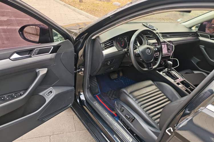 Used Volkswagen Magotan 2018 330TSI DSG Advanced Model Driver Seat