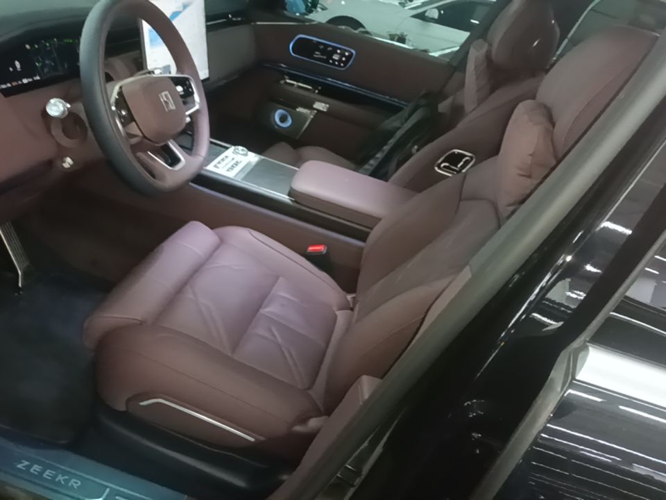 Zeekr 9X 2026 Model Ultra Edition 55kWh Five-Seater — снимка 17