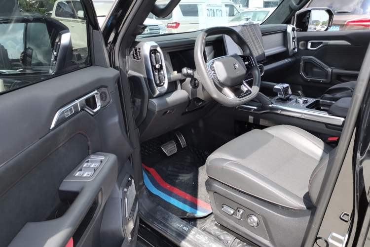 Used JETOUR Traveler 2023 2.0T All-Wheel Drive Conquer PRO Driver Seat