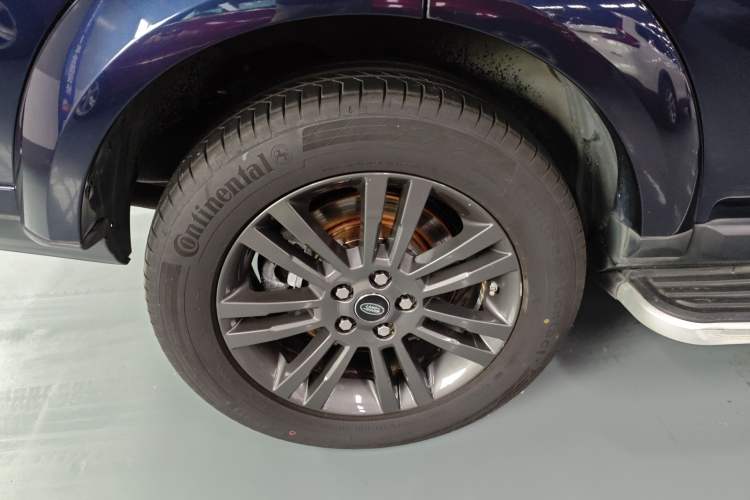 Used Land Rover Discovery 2016 3.0 SC Obsidian Black Heritage Edition SE
