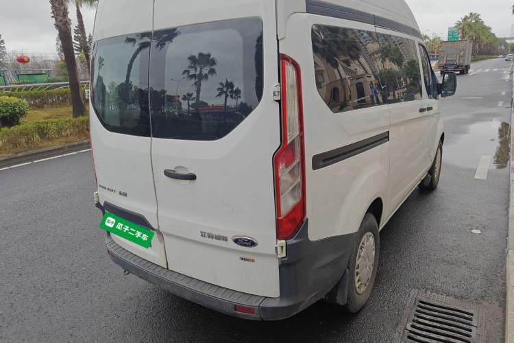 Used Ford Transit 2017 2.0T Diesel Multi-Purpose Commercial Vehicle Short Wheelbase Mid-Roof China IV Standard
