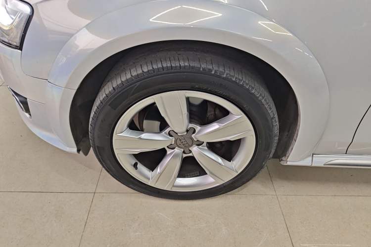 Used Audi A4 2014 40 TFSI allroad quattro plus version