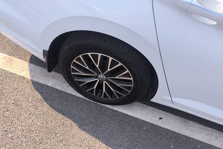 Used Volkswagen Sagitar 2020 280TSI DSG Comfort Version China VI Standard Right Rear Wheel Hub