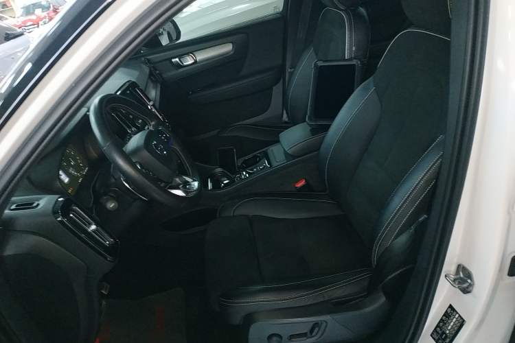 Used Volvo XC40 2020 T4 Four-Wheel Drive Smart & Sporty Edition