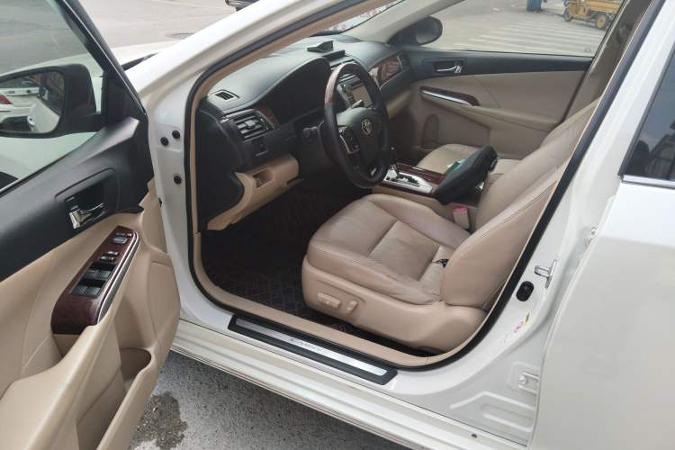 Used Toyota Camry 2012 2.5G Luxury Edition Driver Seat