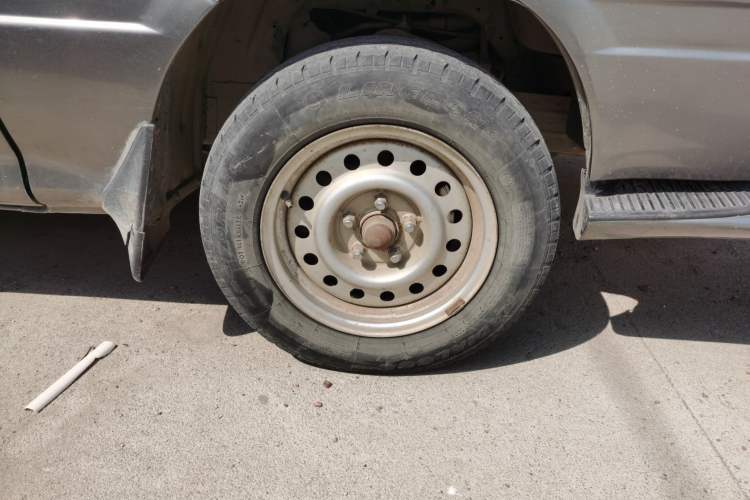 Used Golden Dragon Hiace 2010 2.0L Long-Wheelbase Gasoline Premium Version V20
