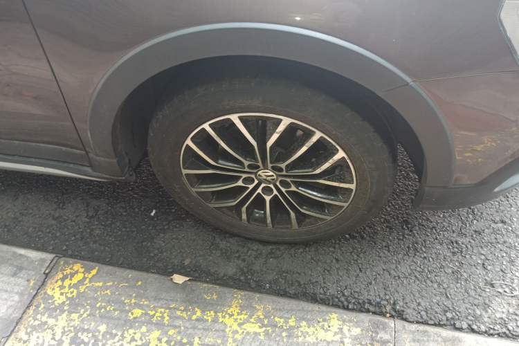 Used Volkswagen Cross Lavida 2014 1.6L Automatic
