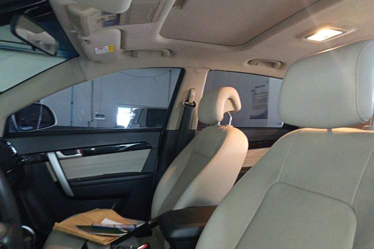 Used Chevrolet Captiva 2015 2.4L Two-Wheel Drive Urban Version 7 Seats
