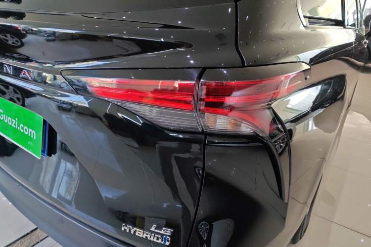 Used Toyota SIENNA 2021 2.5L Hybrid Comfort Edition Exterior 3