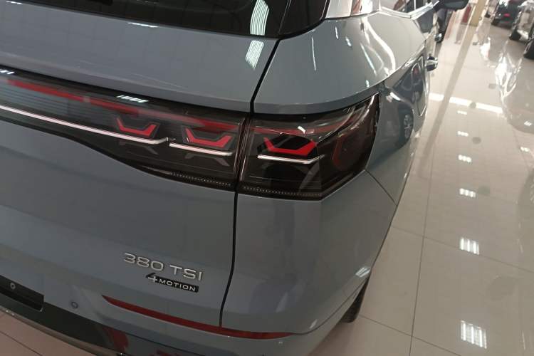 Used Volkswagen Tavendor 2023 380TSI Four-Wheel Drive R-Line Cruise Edition
