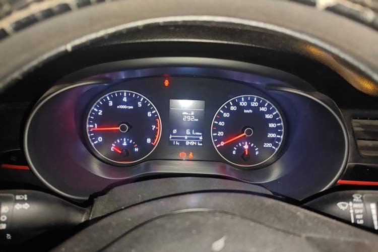 Used Kia KX Cross 2017 1.4L MT GLS
