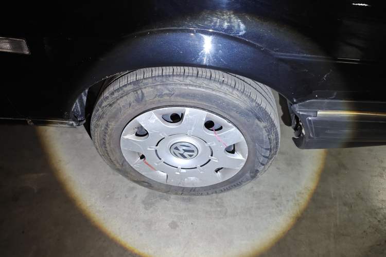 Used Volkswagen Santana Classic 2004 1.8L Standard Edition