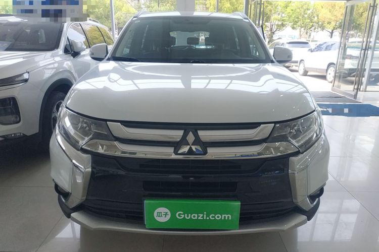 Used Mitsubishi Outlander 2018 2.0L Two-Wheel-Drive Jiale Edition 7-Seater
