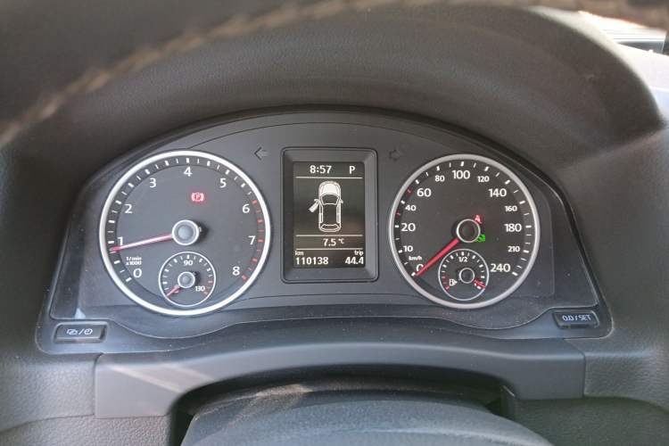 Used Volkswagen Tiguan 2016 280TSI Automatic Two-Wheel-Drive Silk Road Style Edition Instrument Cluster