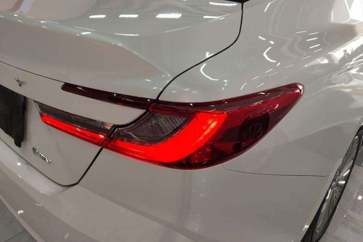 Used Toyota Camry 2024 Dual-Motor 2.0 HGVP Luxury Edition
