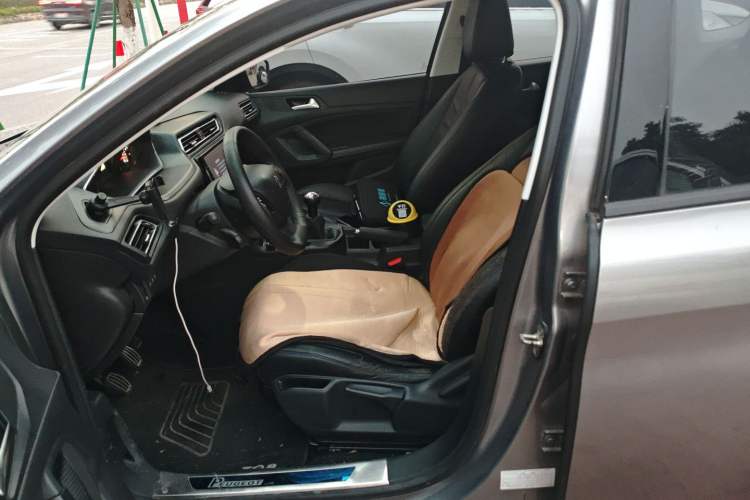 Used Peugeot 308 2016 1.6L Manual Fashion Edition
