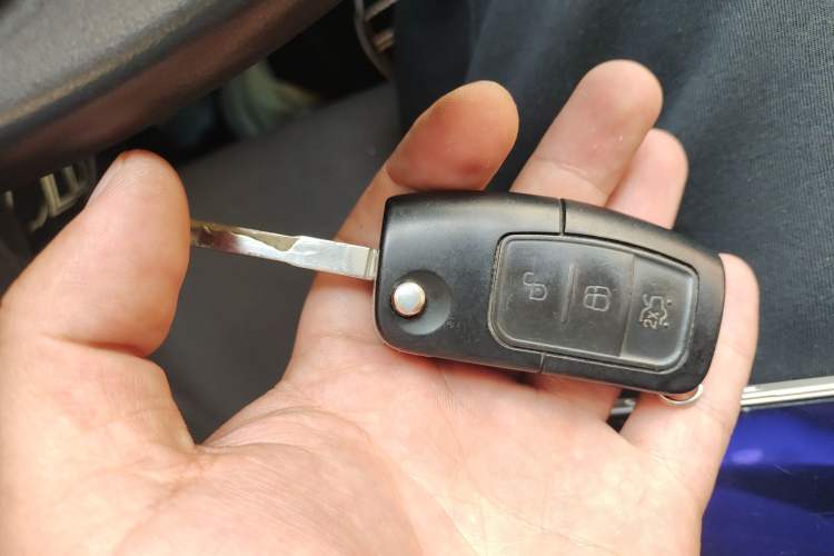 Used Ford Fiesta 2013 Sedan 1.5L Manual Fashion Edition Vehicle Key