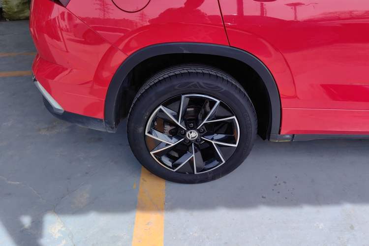 Used Skoda Kamiq 2020 GT TSI 230 DSG Flagship Edition China VI standard Right Rear Wheel Hub