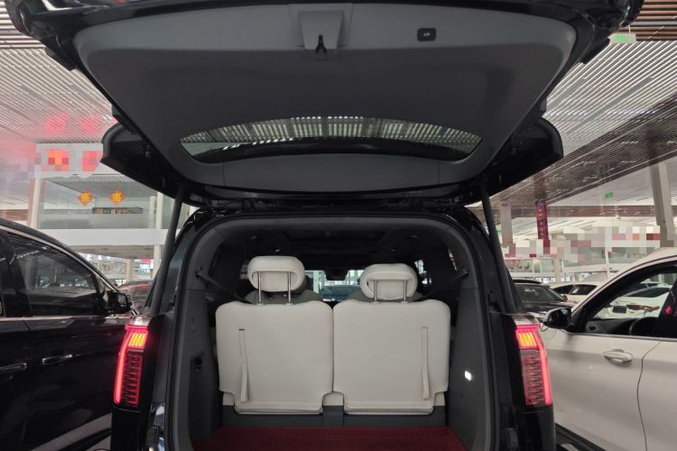 Used Zeekr 009 2022 WE Edition Trunk