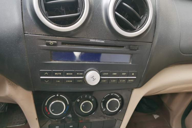 Used CHANGAN KAICHENG Ounuo S 2012 1.5L Elite Version
