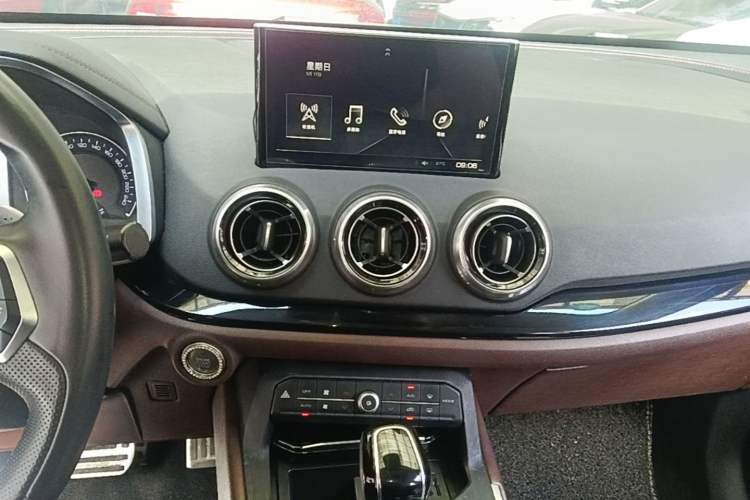Used Wey VV5 2017 2.0T Ultra-Luxury Version
