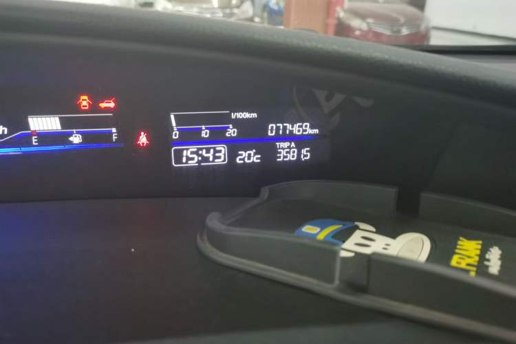 Used Honda Jade 2017 1.8L automatic Comfort version 5 seats Odometer Close Up