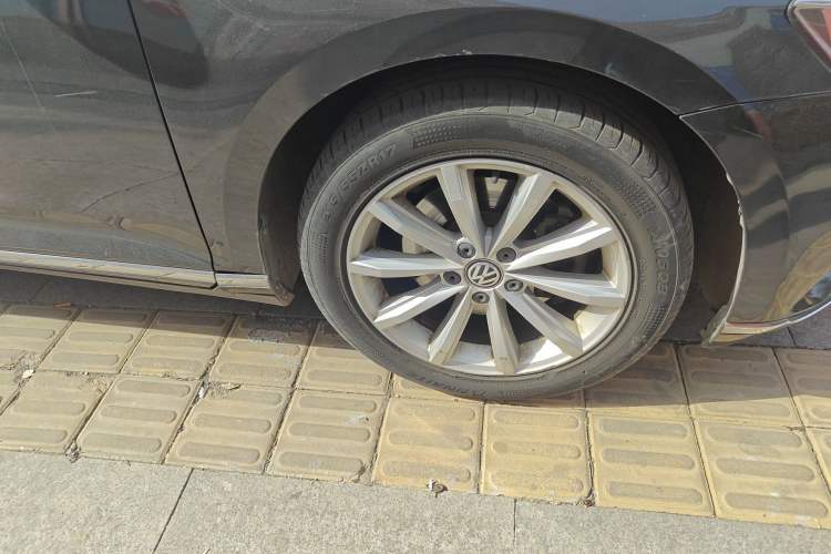 Used Volkswagen Magotan 2017 330TSI DSG Leading Model
