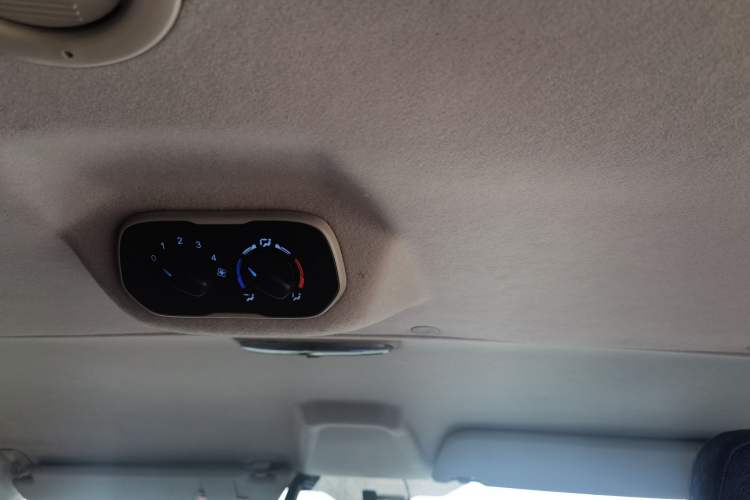 Used Ford Transit 2019 2.0T Gasoline Automatic Business & Travel Short Wheelbase Low-Roof 7-Seater China VI Standard Headliner