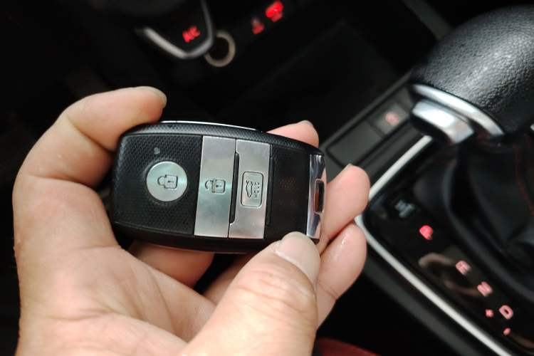 Used Kia KX Cross 2018 1.6L Automatic Dynamic Sunroof Version