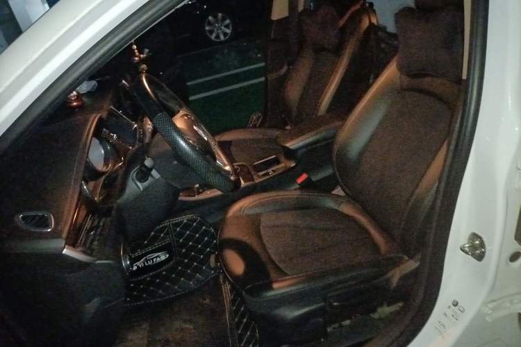 Used Buick Verano 2017 Sedan 20T Dual-Clutch Leading Model Left Front Seat