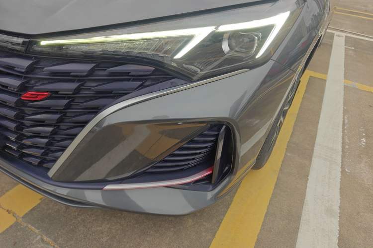 Used CHANGAN Eado 2022 PLUS Blue Whale NE 1.4T GDI DCT Flagship Edition Left Front Headlight