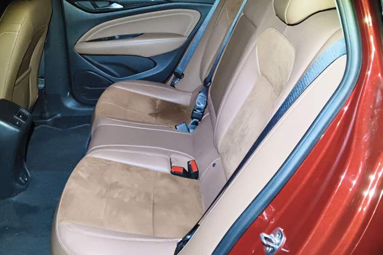 Used Buick Regal 2019 20T Elite Version China VI Standard Left Rear Seat