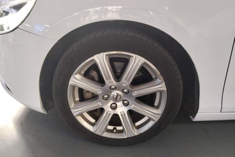 Used Volvo V40 2019 T3 Smart Luxury Edition
