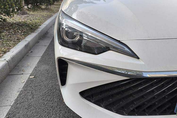 Used Roewe i5 2023 1.5L Manual Comfort Edition
