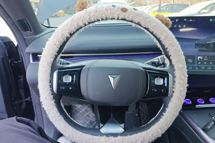 Used Deepal L07 2025 230Max Deep Blue Intelligent Driving AD PRO Range-Extended Version
