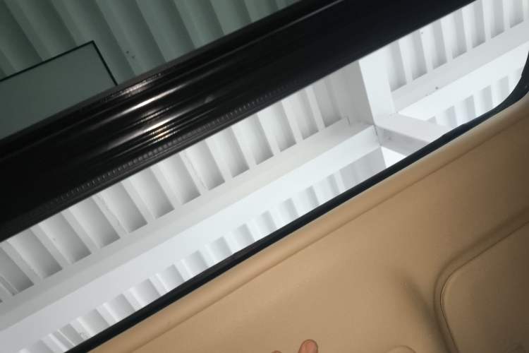 Used Buick GL8 2023 Facelifted Land Cruiser Executive Luxury Version
