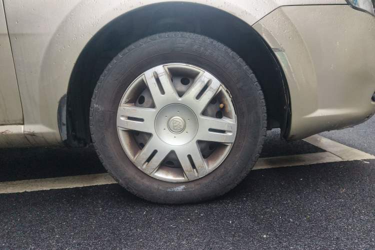 Used Buick Excelle 2013 1.5L Automatic Classic Model
