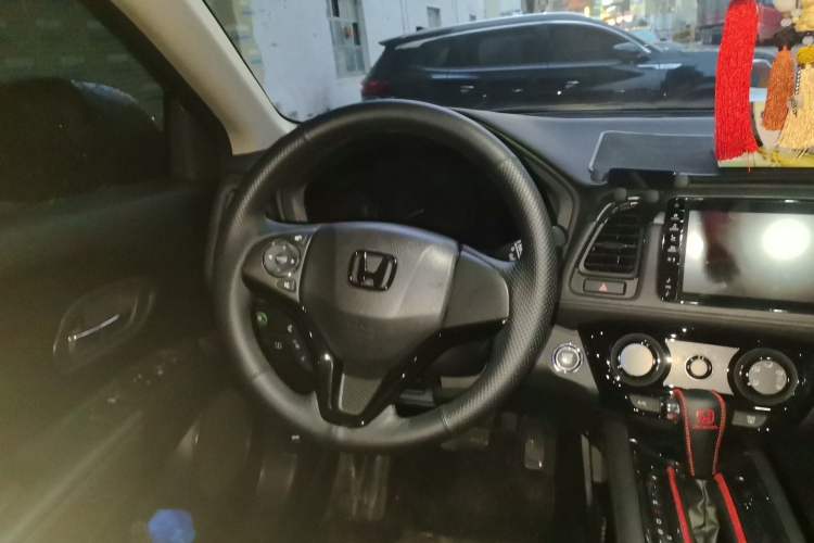 Used Honda Vezel 2022 1.5L CVT Phantom Night Pioneer Edition
