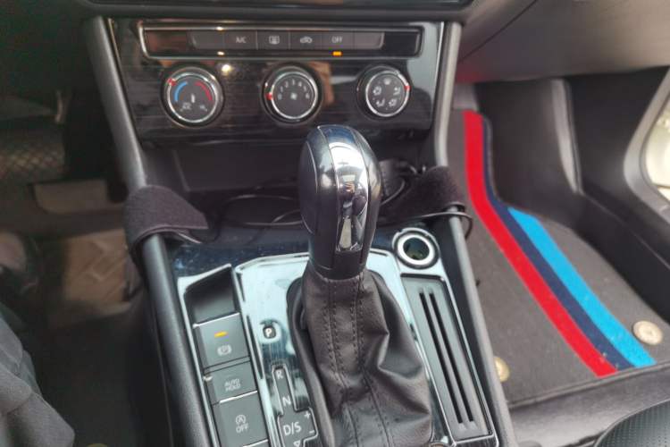 Used Volkswagen Lavida 2021 1.5L Automatic Comfort Edition Gear Lever