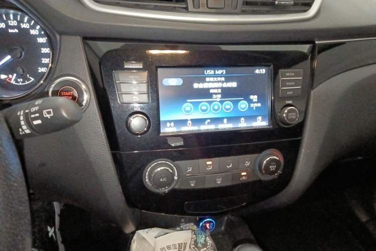 Used Nissan Qashqai 2017 2.0L CVT Luxury Edition China V Standard Audio And AC Panel