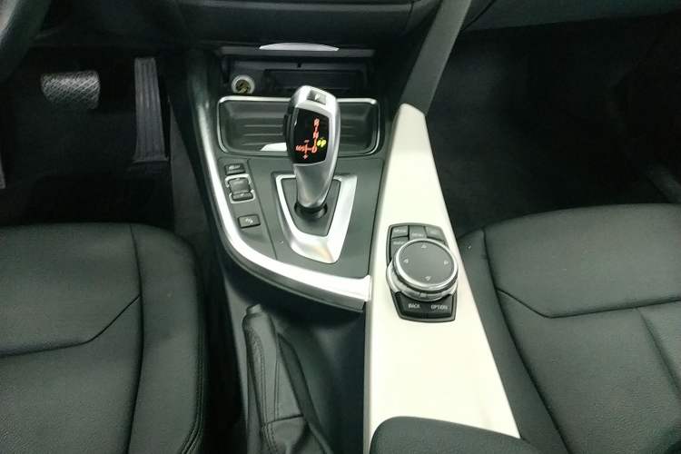 Used BMW 3 Series 2014 320Li Fashion Model
