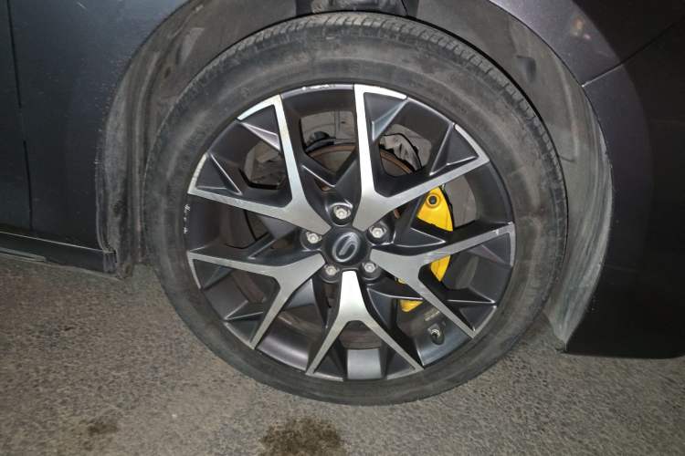 Used GAC Trumpchi EMPOW 2021 270T DCT J15 Version Right Front Wheel Hub