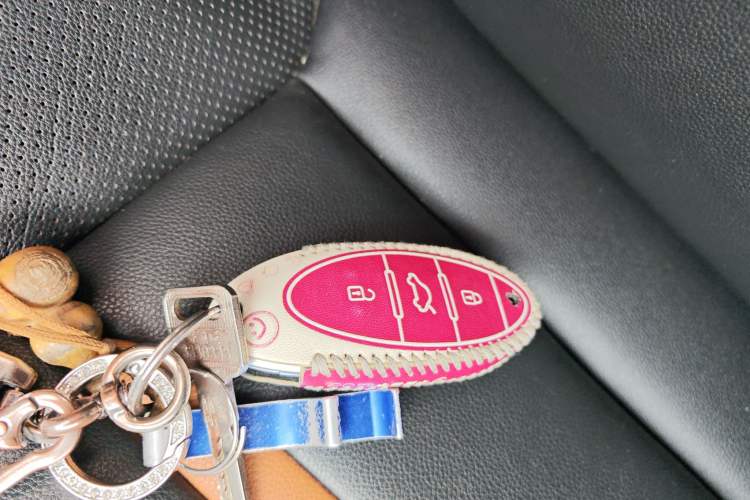 Used Bestune T77 2019 230 TID Automatic Prestige Version China V Emission Standard Vehicle Key