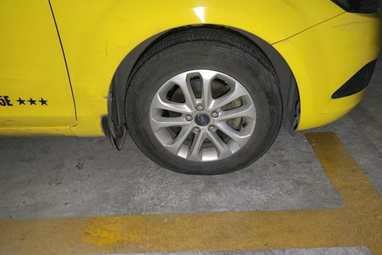 Used Ford Focus 2013 Hatchback Classic 1.8L Automatic Base Model
