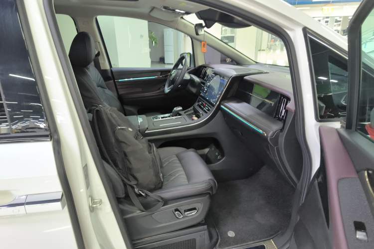 Used GAC Trumpchi M8 2024 Master Series Super Hybrid Edition Right Front Seat